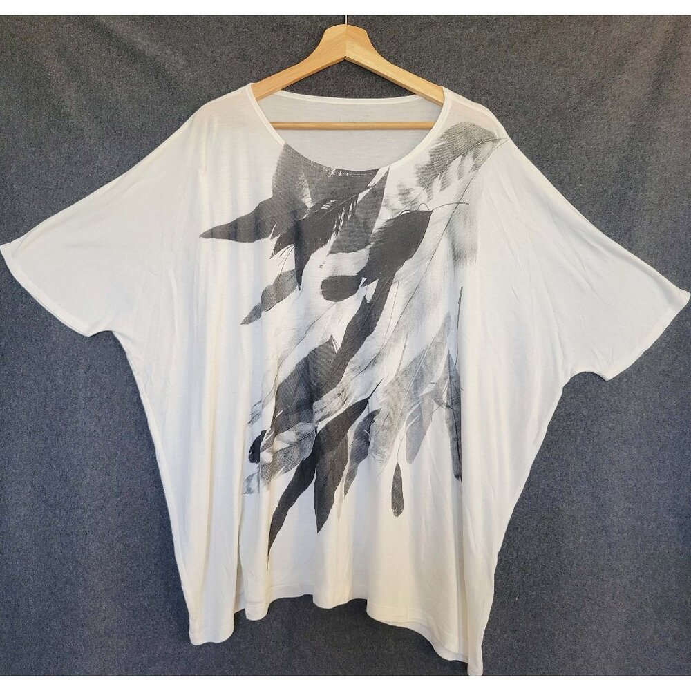 **SOLD** AllSaints Women’s M/L White Lagenlook Feather Graphic Short Dolman Top